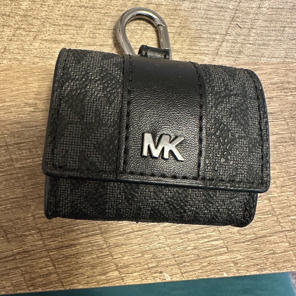 Michael Kors Textured MK AirPod pro case with Silver Clip